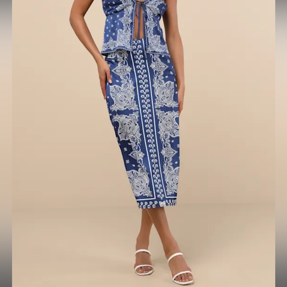 NWT Lulus Calypso Blue Banadana Print Satin Midi Skirt - Picture 3 of 9